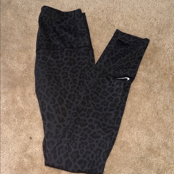 Black Leopard Print Nike Leggings - Picture 1 of 2